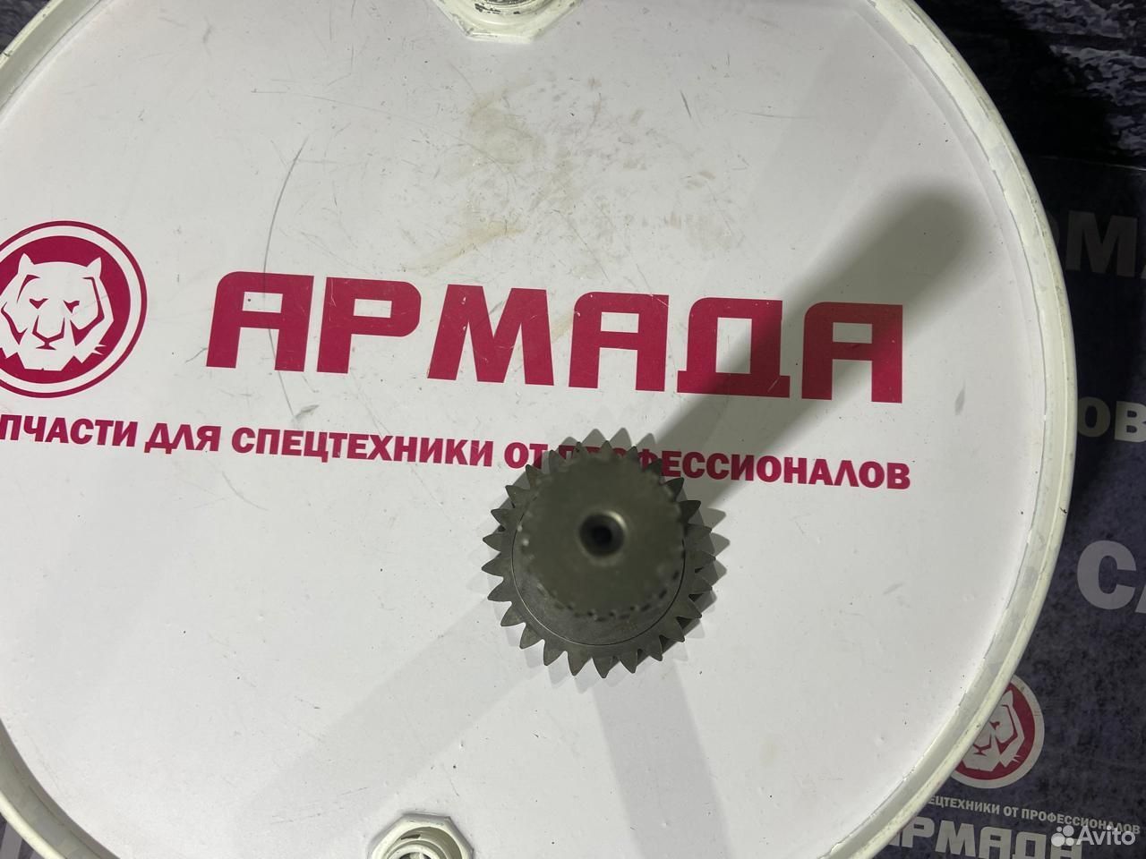 Вал редуктора хода hitachi ZX200 2042351