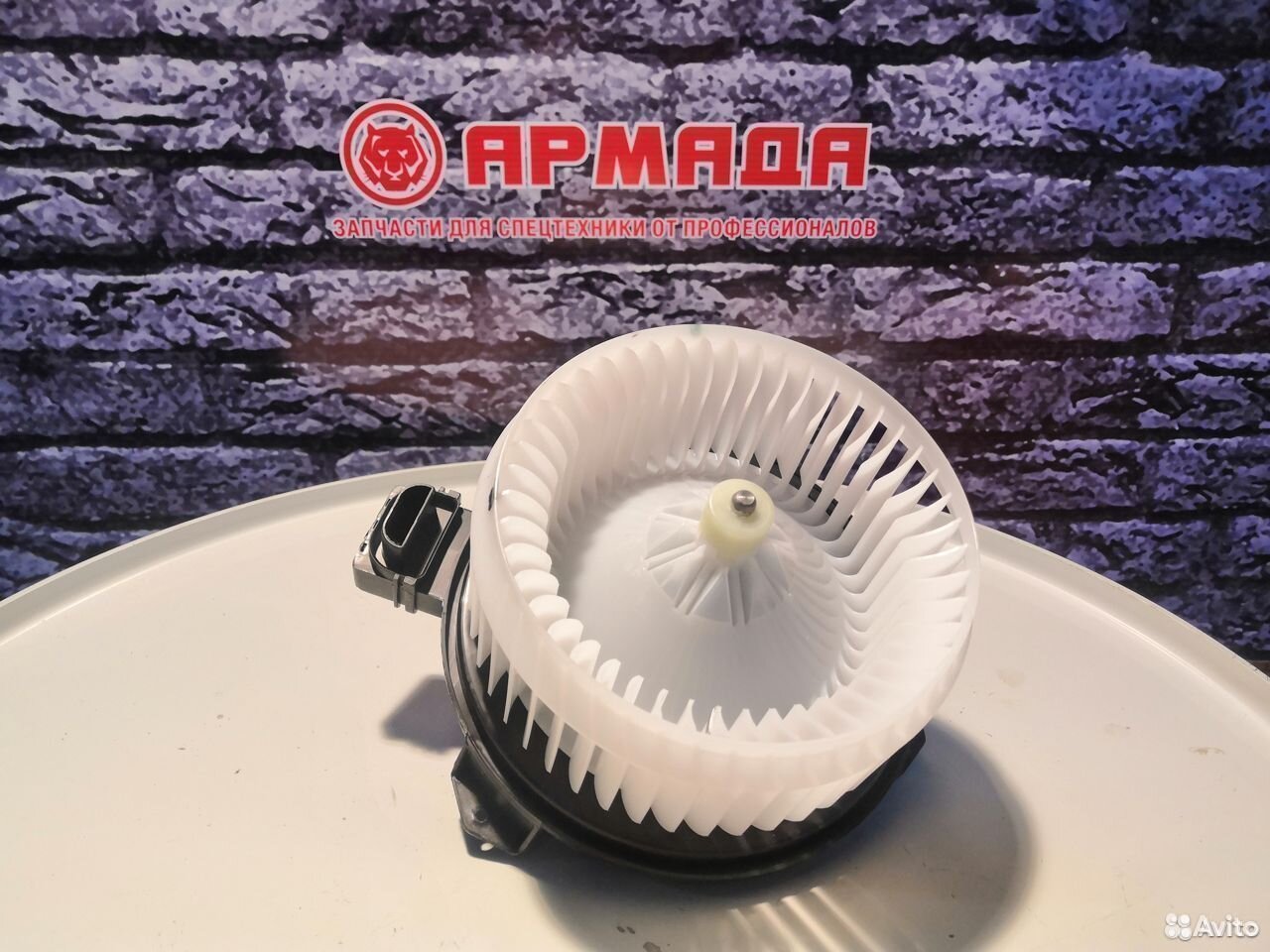 Мотор отопителя XB00001057 hitachi ZX-5G