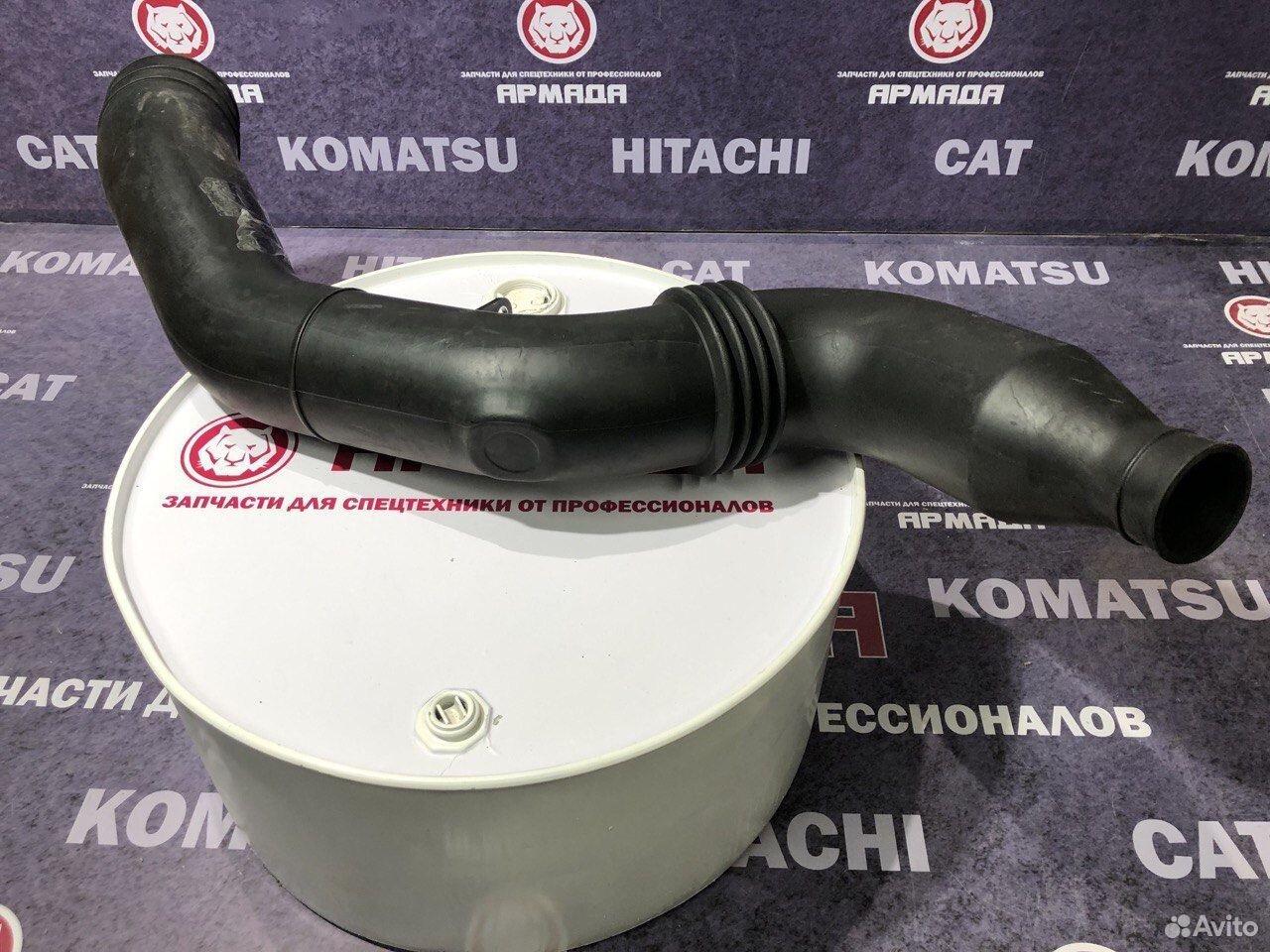 Патрубок всасывающий от воздушного фильтра до двигателя zx200-3 zx270-3 4643771