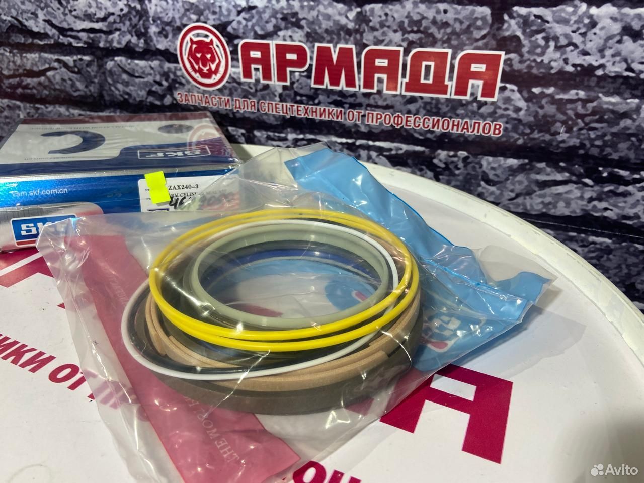 Ремкомплект гидроцилиндра рукояти 4649050 ZX240-3    SKF