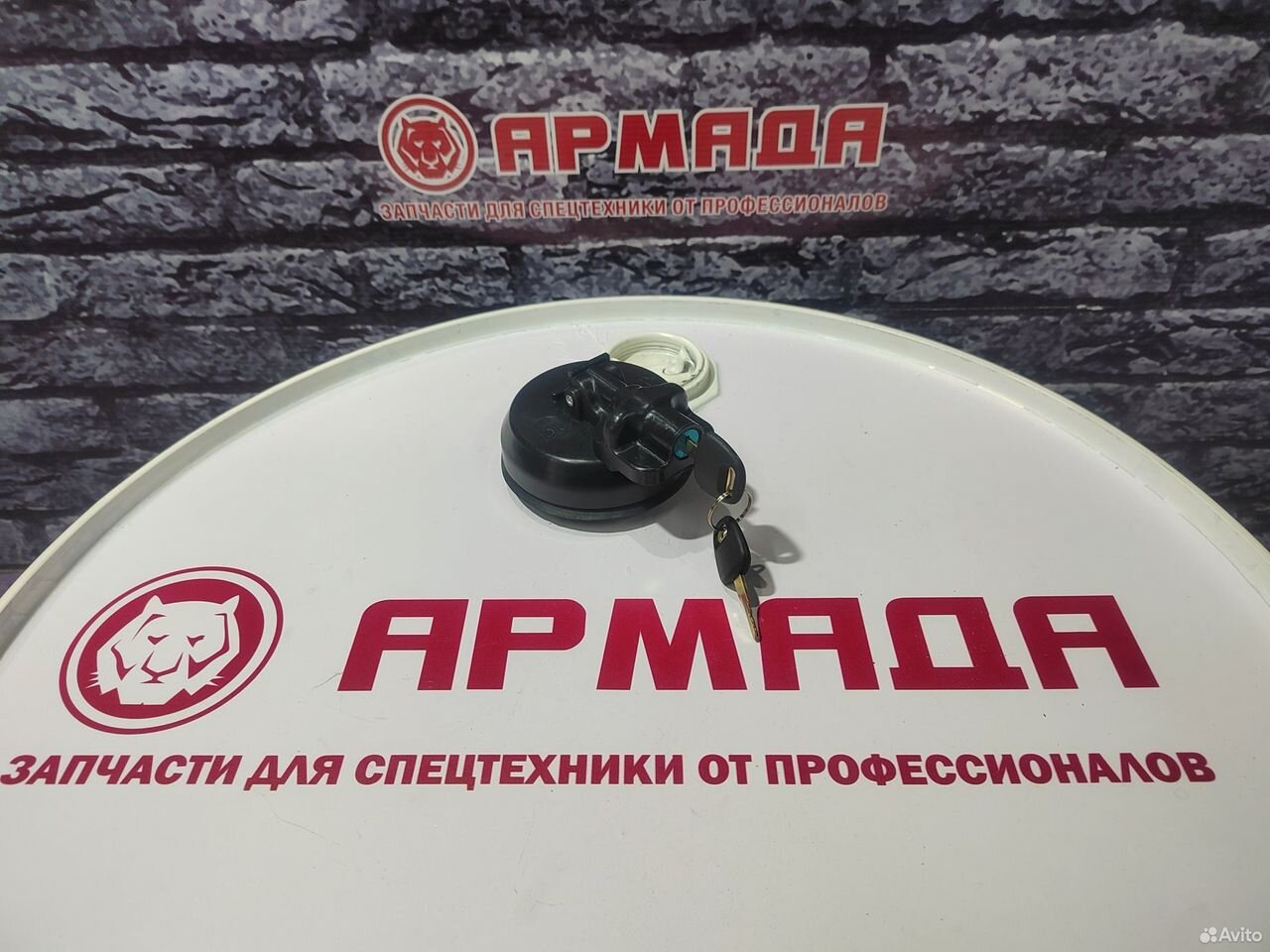 Крышка топливного бака YA00010024 Hitachi 5g серии
