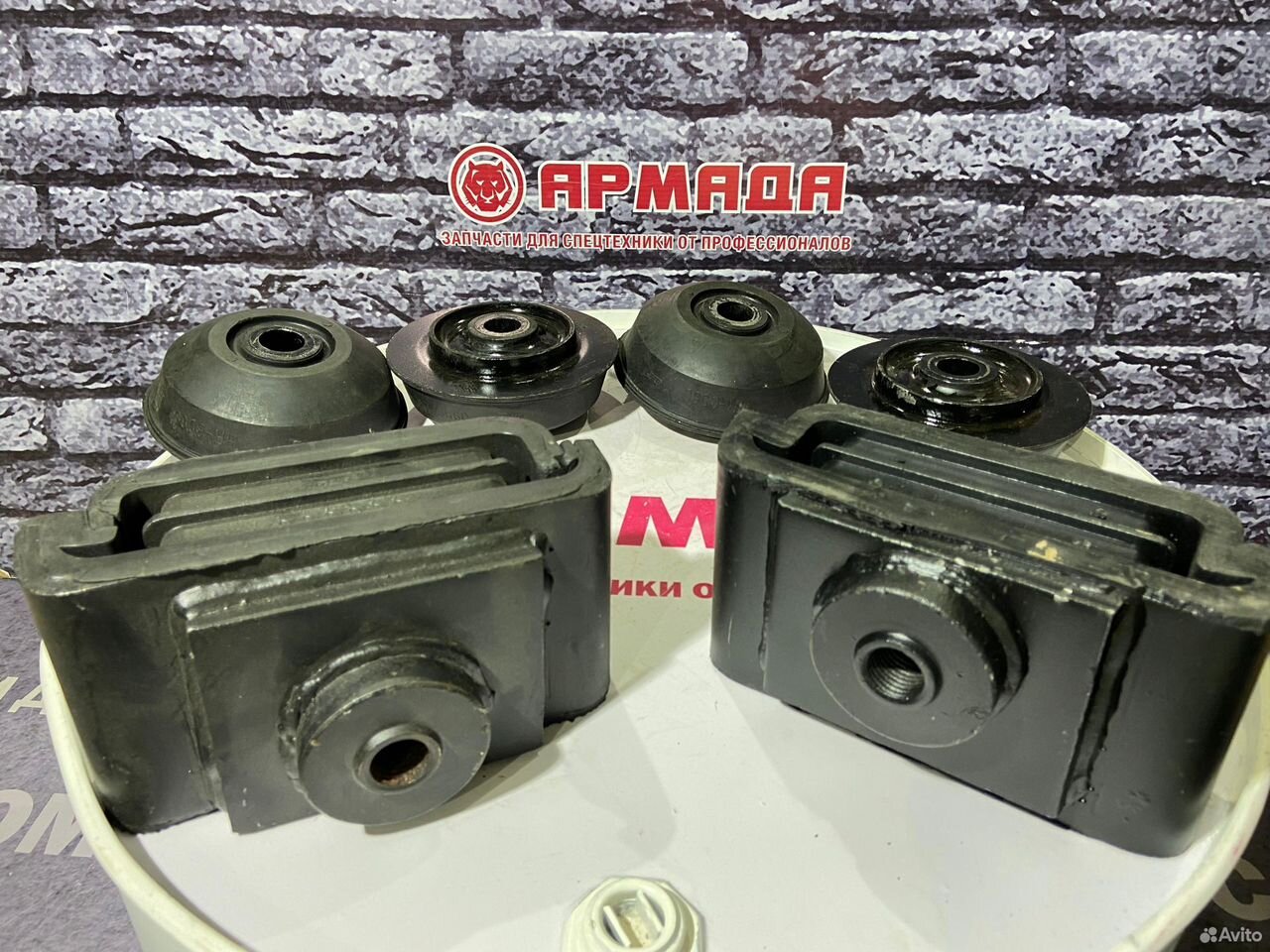 Комплект подушек ДВС ZX470-5G (4435106 - 1шт, 4467459 - 1шт, 4183995 - 4шт)