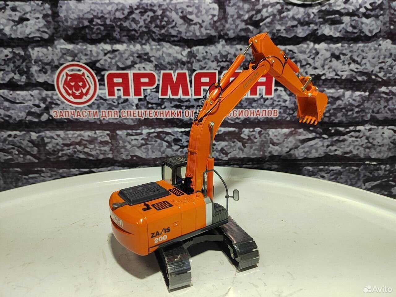 Модель экскаватора Hitachi zx200