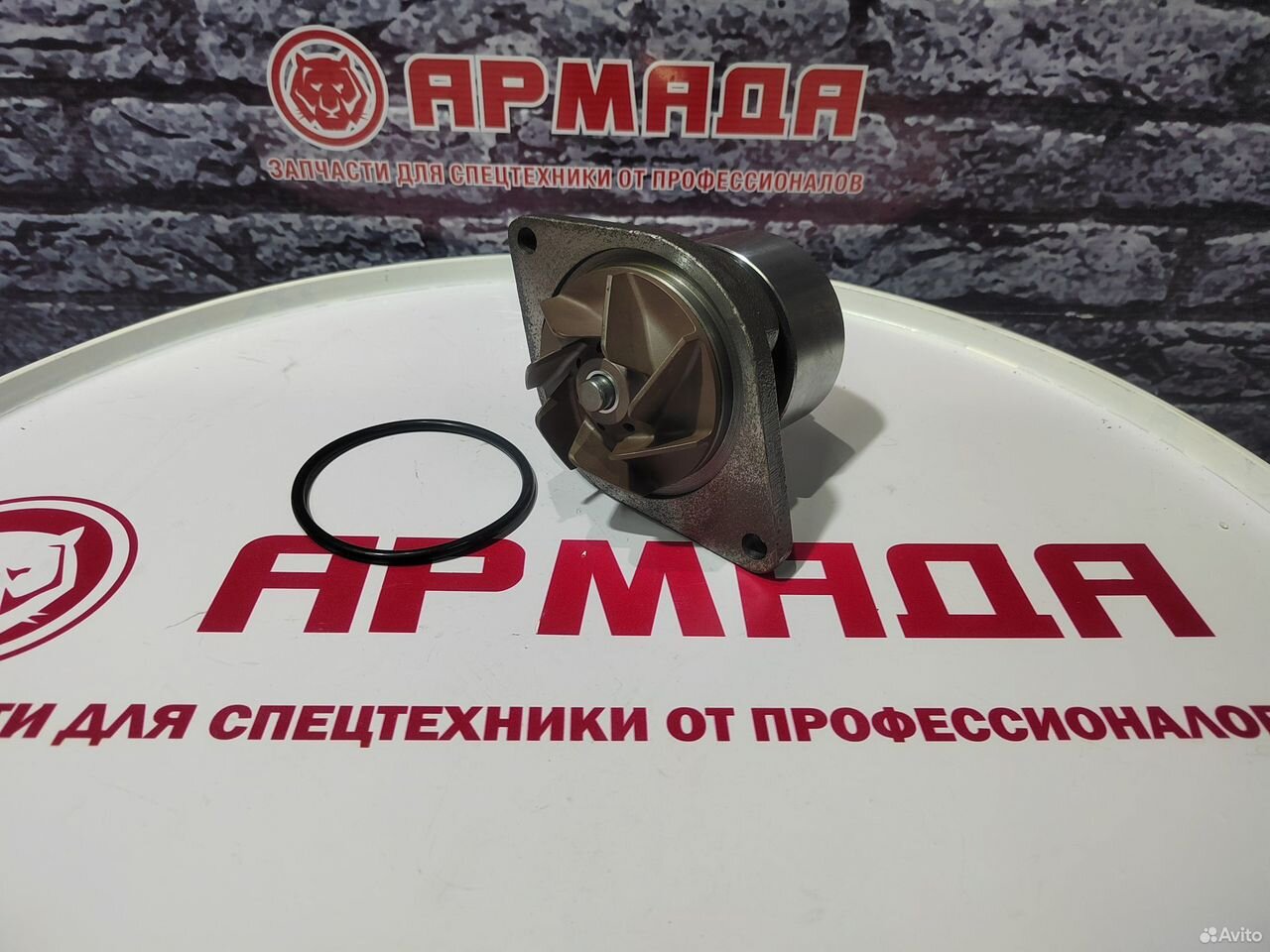 Помпа водяная 6754-61-1010 Komatsu pc200-8 6D107