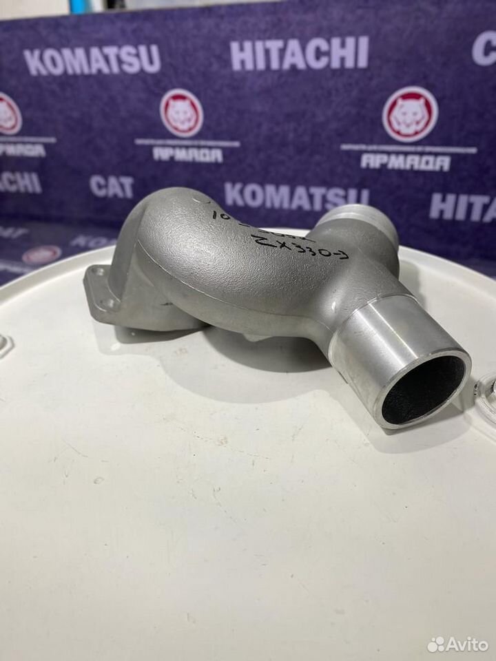 Коллектор всасывающий 1033052 HItachi ZX330-3 HPV145 правый