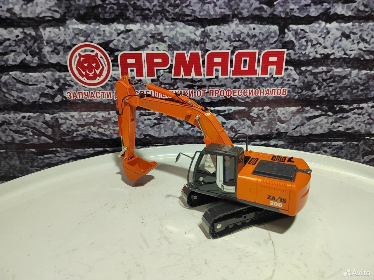 Модель экскаватора Hitachi zx200