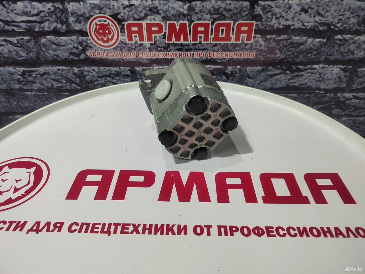 Пилотный насос нш 4276918 Hitachi HPV102 HPV118 Handok
