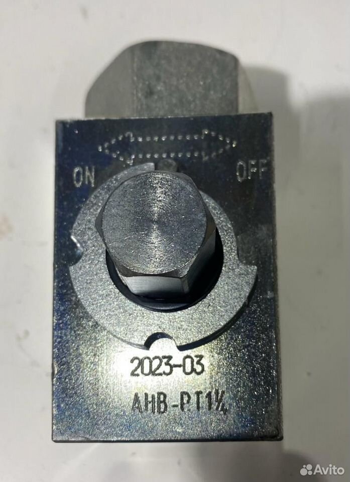 Клапан запорный (кран) гидролинии zx330
