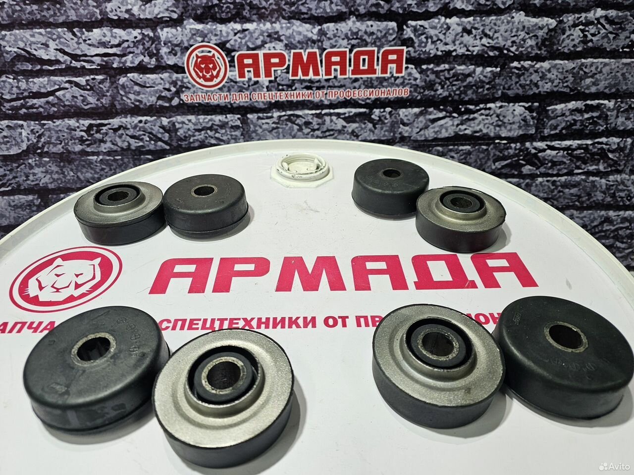 Подушки двигателя 4188649-4шт 4256314 -4шт isuzu 6HK1 ZX330 (к-кт)