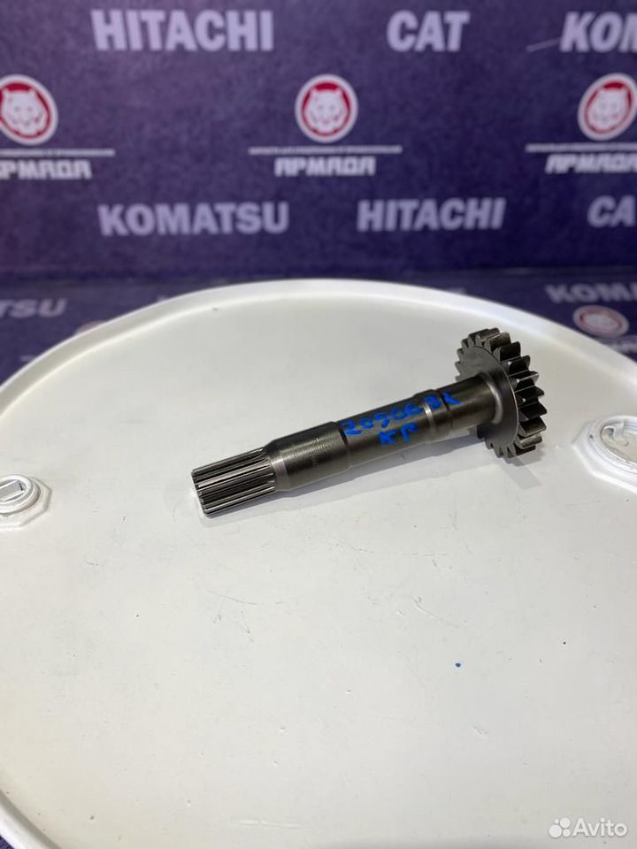 Вал редуктора хода 2050692 Hitachi ZX200-3