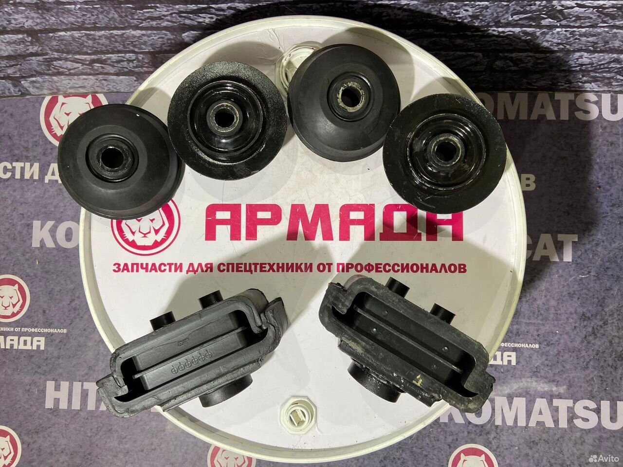 Комплект подушек ДВС ZX470-5G (4435106 - 1шт, 4467459 - 1шт, 4183995 - 4шт)