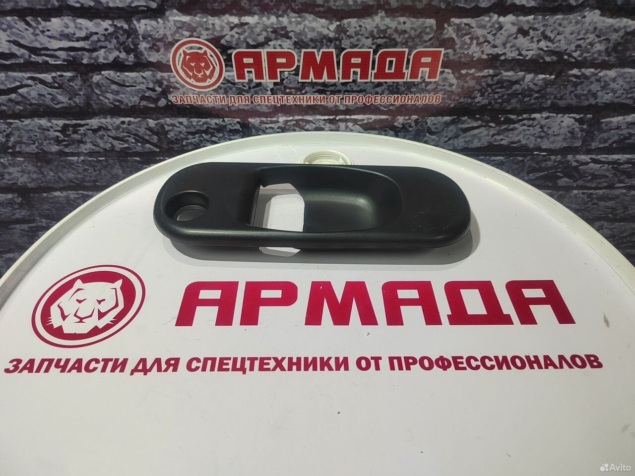 Пластиковая накладка ручки 4455979 hitachi 1 серия