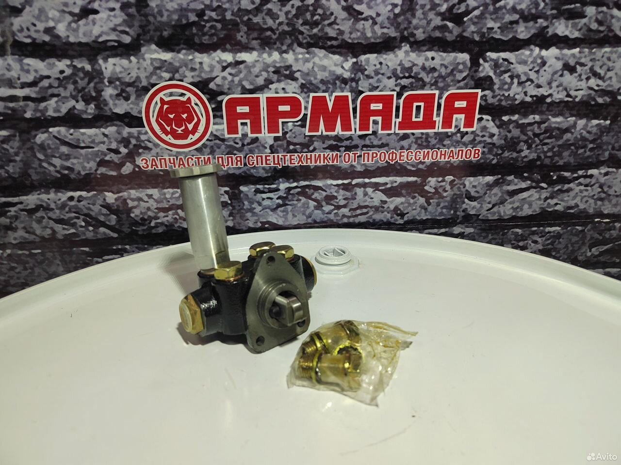 Подкачка топливная 1157501511 ZX-470, ZX-450 (ролик трубки сбоку)