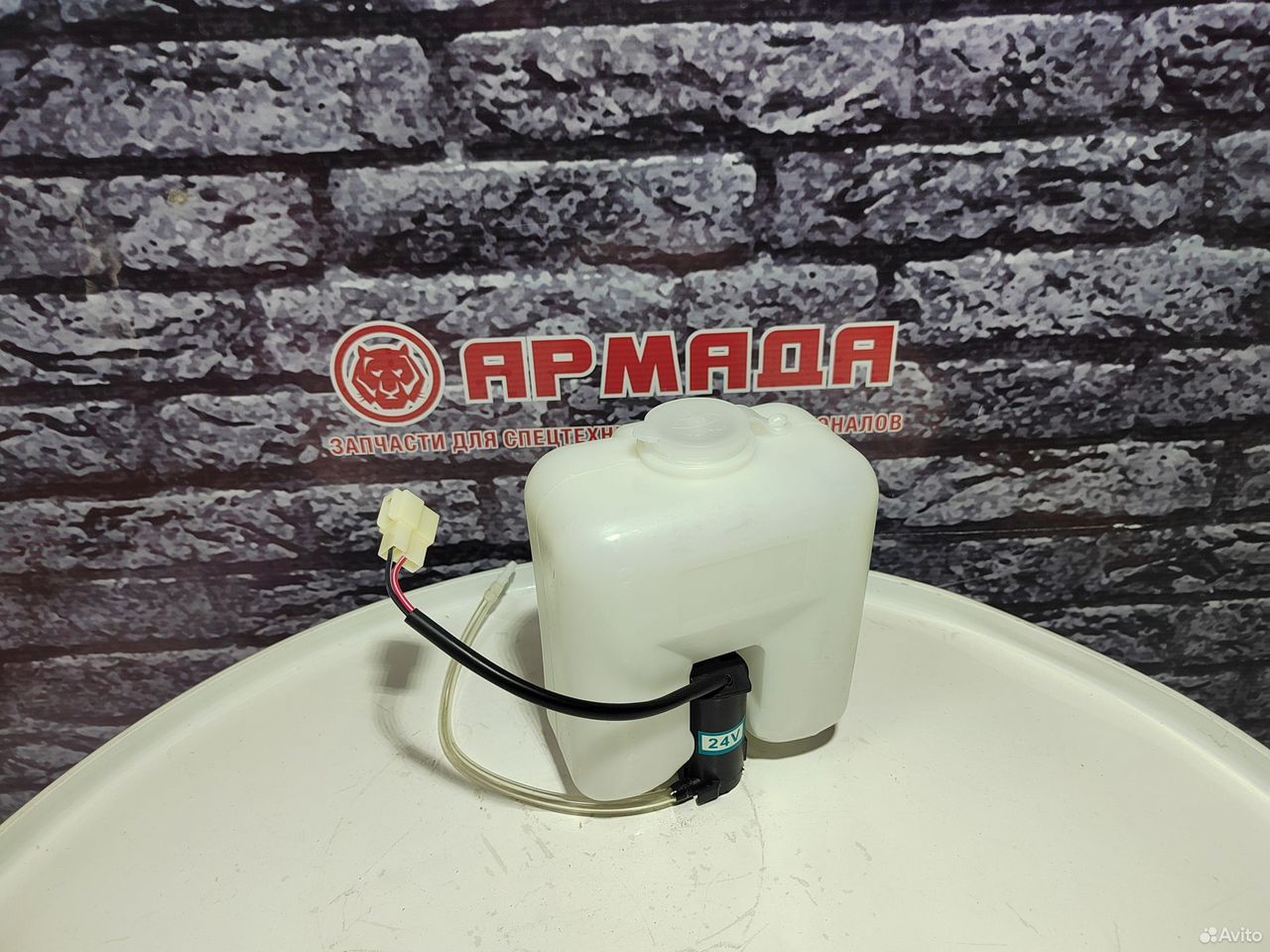 Бачок омывателя с мотором Hitachi 4333185