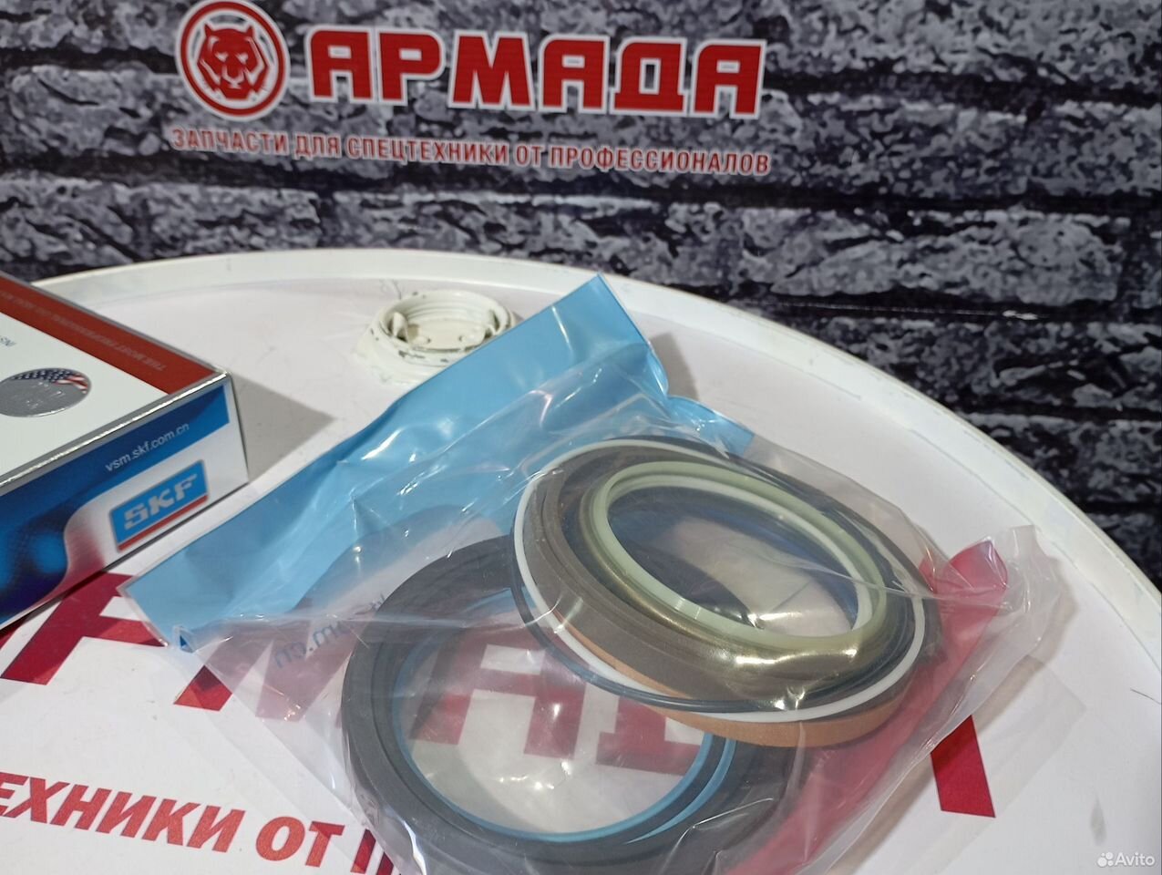 Ремкомплект гидроцилиндра стрелы HITACHI 4485612 ZX230   SKF